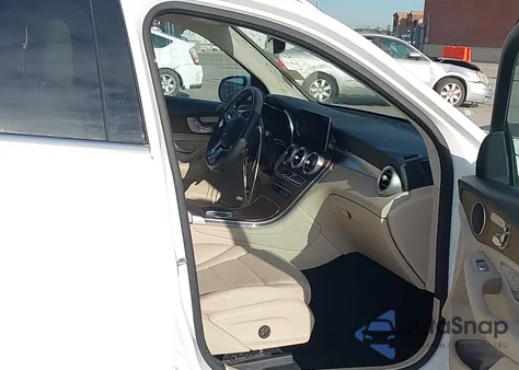 2022 Mercedes-Benz Glc 300 Suv from USA, damaged, VIN W1N0G8DB2NG111680